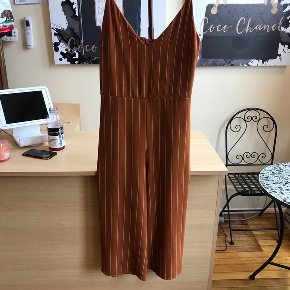 New trendy jumpsuit - Picture 3 of 7